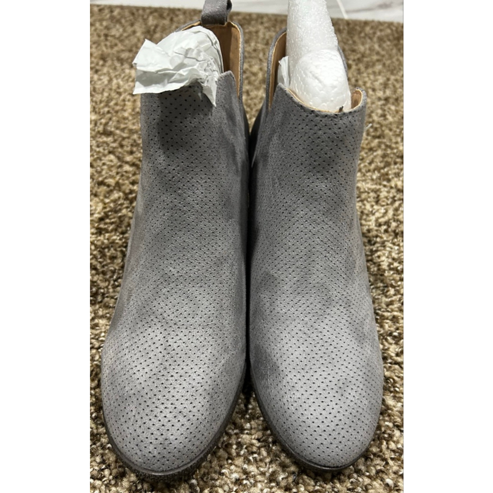 New without box Journee Collection Mylee Medium Width Pull On Wedge Bootie 7.5